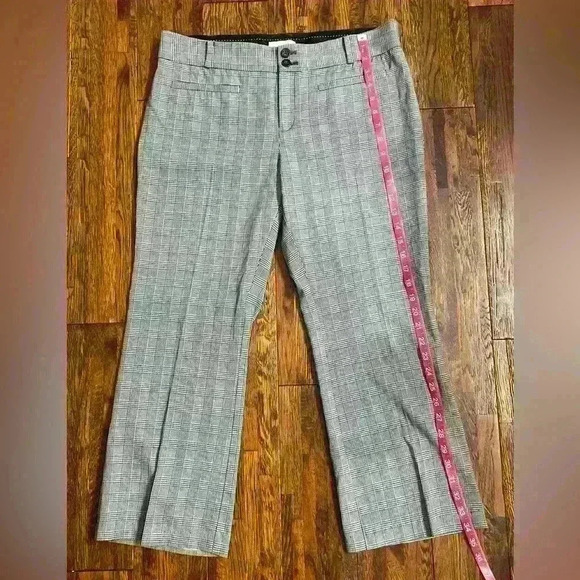 ANTHROPOLOGIE The Essential Flare Cropped Trouser in Houndstooth Grey - Picture 4 of 11